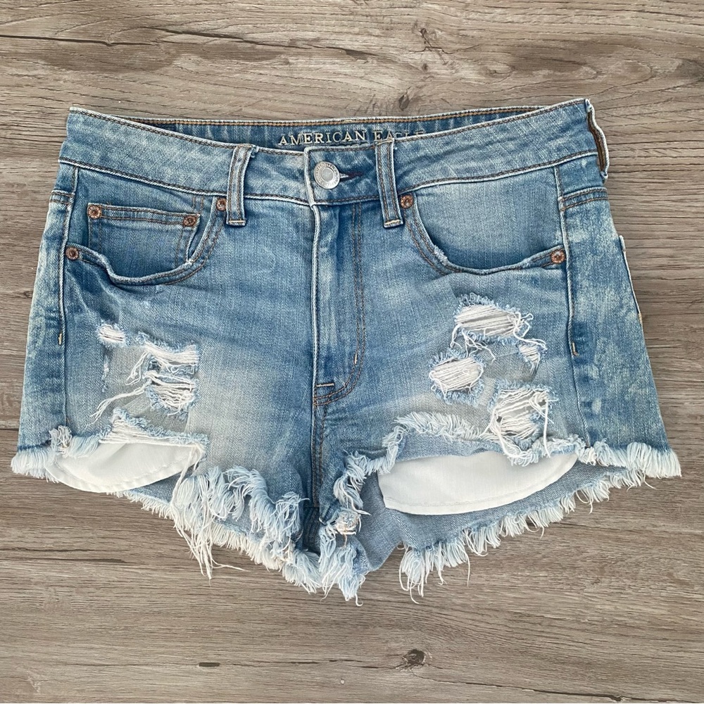American Eagle Super High-Waisted Distressed Denim Festival Shorts Sz 8